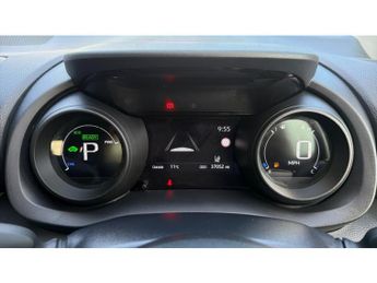 Toyota Yaris 1.5 Hybrid Design 5dr CVT Hybrid Hatchback