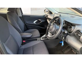 Toyota Yaris 1.5 Hybrid Design 5dr CVT Hybrid Hatchback