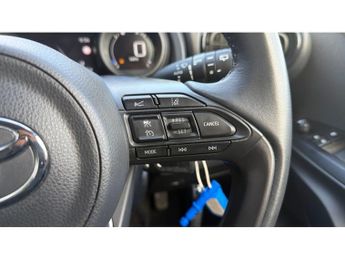 Toyota Yaris 1.5 Hybrid Design 5dr CVT Hybrid Hatchback