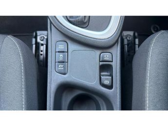Toyota Yaris 1.5 Hybrid Design 5dr CVT Hybrid Hatchback