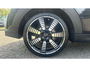 MINI Hatchback 1.5 Cooper Exclusive 5dr Auto Petrol Hatchback