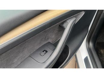 Tesla Model Y Performance AWD 5dr Auto Electric Hatchback