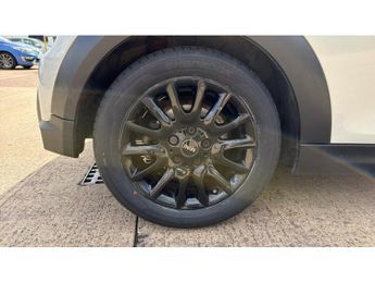 MINI Hatchback 1.5 Cooper Classic 3dr Auto [Comfort Pack] Petrol Hatchback