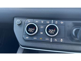 Land Rover Defender 3.0 D250 X-Dynamic SE 90 3dr Auto Diesel Estate