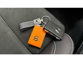 Volvo XC40 2.0 B4P Plus Dark 5dr Auto Petrol Estate