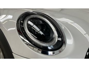 MINI Hatchback 1.5 Cooper Classic 3dr Auto [Comfort/Nav Pack] Petrol Hatchback