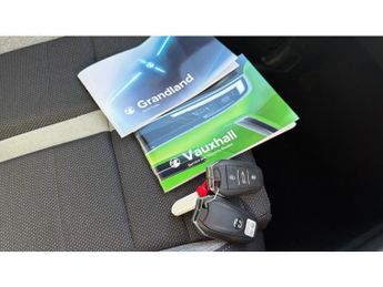 Vauxhall Grandland 1.2 Hybrid [136] Design 5dr e-DCT6 Petrol Hatchback