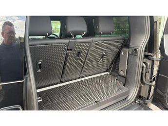 Land Rover Defender 3.0 D250 X-Dynamic SE 90 3dr Auto Diesel Estate