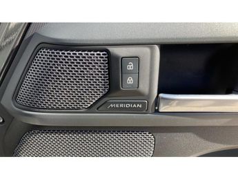 Land Rover Defender 3.0 D250 X-Dynamic SE 110 5dr Auto Diesel Estate