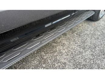 Land Rover Discovery 3.0 D300 Dynamic SE 5dr Auto Diesel Station Wagon
