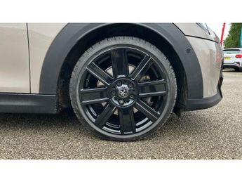 MINI Hatchback 2.0 Cooper S Exclusive 3dr Auto Petrol Hatchback