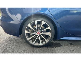 Jaguar XE 2.0 D200 R-Dynamic HSE 4dr Auto Diesel Saloon