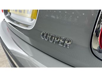 MINI Hatchback 1.5 Cooper Exclusive 5dr Auto [Comfort Pack] Petrol Hatchback