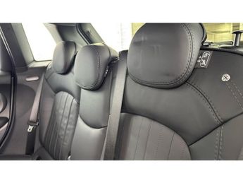 MINI Hatchback 1.5 Cooper Exclusive 5dr Auto [Comfort Pack] Petrol Hatchback