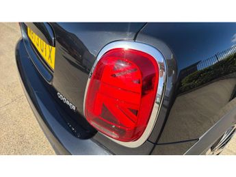 MINI Hatchback 1.5 Cooper Classic Premium 5dr Auto Petrol Hatchback