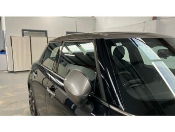 MINI Hatchback 1.5 Cooper Exclusive Premium 5dr Auto Petrol Hatchback