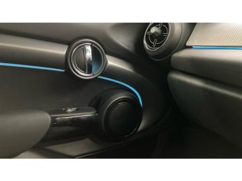 MINI Hatchback 1.5 Cooper Exclusive Premium 5dr Auto Petrol Hatchback