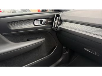 Volvo XC40 2.0 T4 R DESIGN Pro 5dr AWD Geartronic Petrol Estate