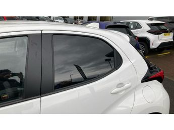 Toyota Yaris 1.5 Hybrid Design 5dr CVT Hybrid Hatchback