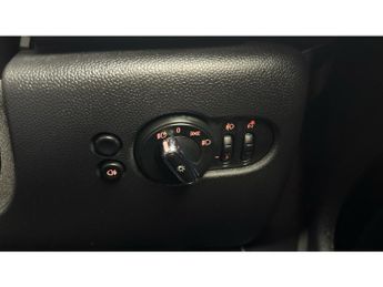 MINI Hatchback 1.5 Cooper Classic 3dr Auto [Comfort Pack] Petrol Hatchback