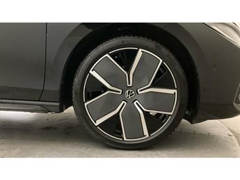 Volkswagen Passat 1.5 TSI eHybrid Black Edition 5dr DSG Estate