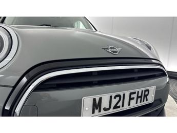 MINI Hatchback 1.5 Cooper Classic 5dr Auto [Comfort/Nav Pack] Petrol Hatchback