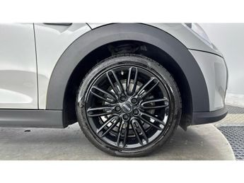 MINI Hatchback 1.5 Cooper Exclusive 5dr Auto Petrol Hatchback