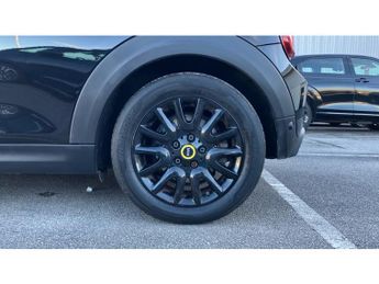 MINI Hatchback 135kW Cooper S Level 2 33kWh 3dr Auto Electric Hatchback