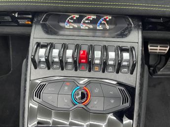 LAMBORGHINI HURACAN PERFORMANTE LP640-4 SA