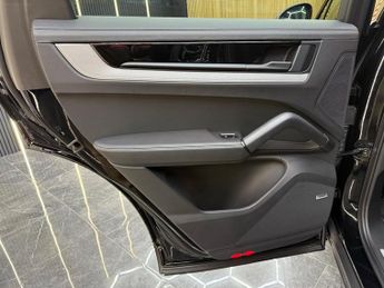 Porsche Cayenne V6 E-Hybrid Auto