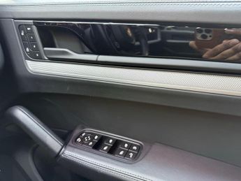 Porsche Cayenne V6 E-Hybrid Auto