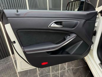 Mercedes-AMG CLA45 AMG 4Matic Auto