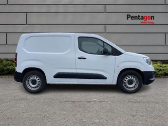 Vauxhall Combo E 2300 50kwh Dynamic Panel Van 5dr Electric Auto L1 H1 (136 Ps)