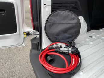 Vauxhall Combo E 2300 50kwh Dynamic Panel Van 5dr Electric Auto L1 H1 (136 Ps)