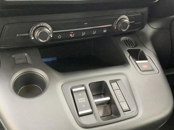 Vauxhall Combo E 2300 50kwh Sportive Panel Van 5dr Electric Auto L1 (7.4kw Charge