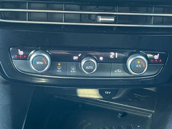 Vauxhall Mokka Electric 50kwh Launch Edition Suv 5dr Electric Auto (136 Ps)