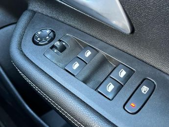 Vauxhall Mokka Electric 50kwh Launch Edition Suv 5dr Electric Auto (136 Ps)