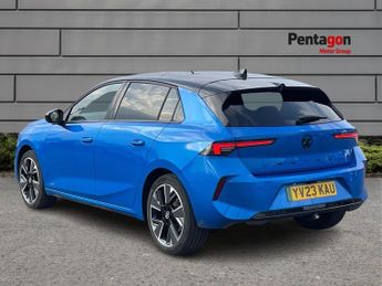 Vauxhall Astra Electric 54kwh Ultimate Hatchback 5dr Electric Auto (156 Ps)