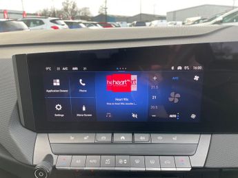 Vauxhall Astra Electric 54kwh Ultimate Hatchback 5dr Electric Auto (156 Ps)