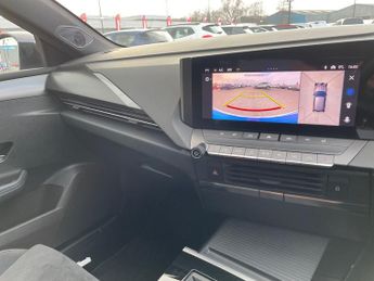 Vauxhall Astra Electric 54kwh Ultimate Hatchback 5dr Electric Auto (156 Ps)
