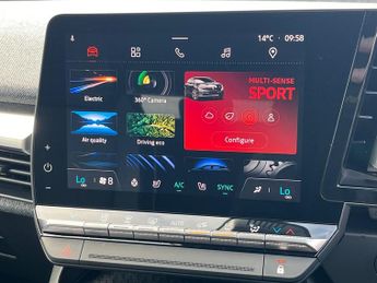 Renault Megane E Tech Ev60 60kwh Iconic Hatchback 5dr Electric Auto (220 Ps)