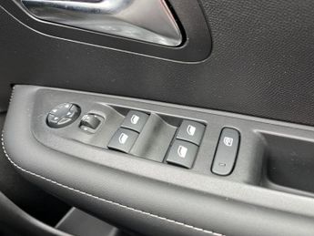 Peugeot E 208 50kwh E Style Hatchback 5dr Electric Auto (7.4kw Charger) (136 P