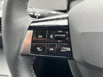 Vauxhall Astra Electric 54kwh Ultimate Hatchback 5dr Electric Auto (156 Ps)