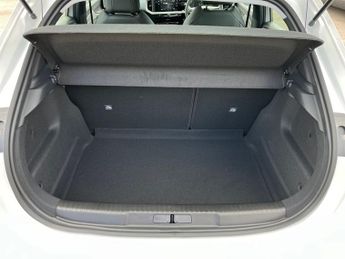 Vauxhall Mokka Electric 50kwh Design Suv 5dr Electric Auto (136 Ps)