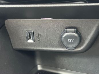 Vauxhall Mokka Electric 50kwh Design Suv 5dr Electric Auto (136 Ps)