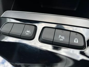 Vauxhall Mokka Electric 50kwh Design Suv 5dr Electric Auto (136 Ps)