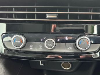 Vauxhall Mokka Electric 50kwh Design Suv 5dr Electric Auto (136 Ps)