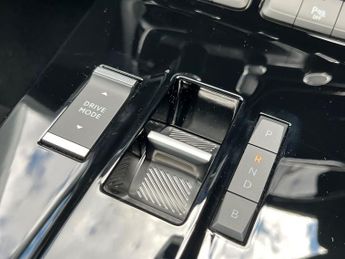 Vauxhall Mokka Electric 50kwh Design Suv 5dr Electric Auto (136 Ps)