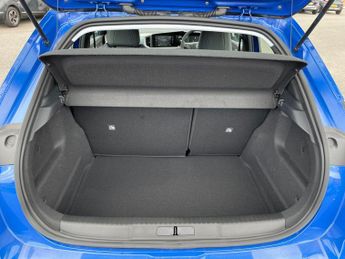 Vauxhall Mokka Electric 50kwh Design Suv 5dr Electric Auto (136 Ps)