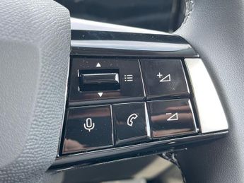 Vauxhall Astra Electric 54kwh Design Hatchback 5dr Electric Auto (156 Ps)